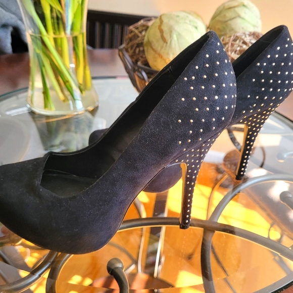 Lightly worn women's,Mix 6 crushed black "velvet" stiletto, gold studded. Size 7 - Picture 1 of 3